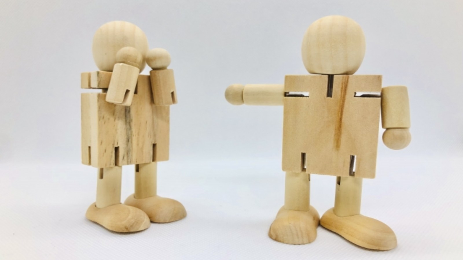 人のせいにする人：責任回避の心理と社会的影響
